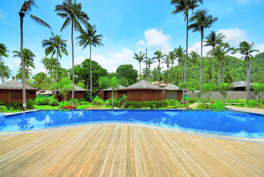 Ко чанг 2024. Отель the Emerald Cove Koh Chang. Ко Чанг Таиланд домики для отдыха с бассейном. Gajapuri. Lotus Garden Villa Thailand.