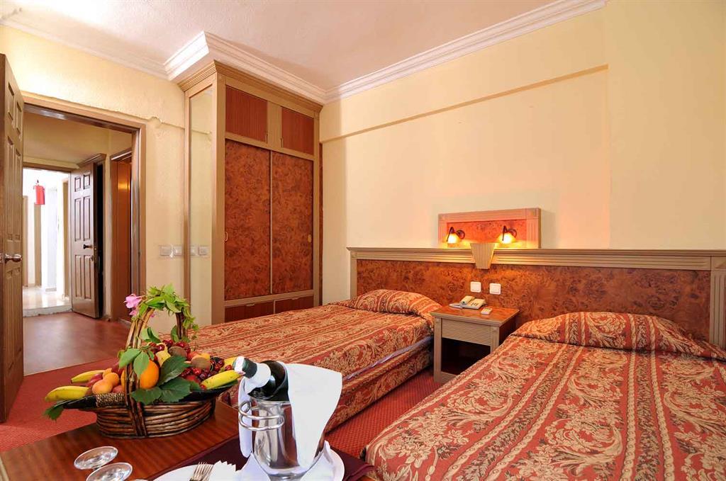Be life hotel. Atlibay Hotel фото. Отель жизни клуб. Greenlife Hotel Турция.